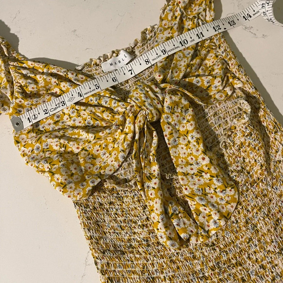 M A B L E | Smocked Yellow Floral Mini Dress Size Medium Coquette Girly Feminine - Picture 4 of 4